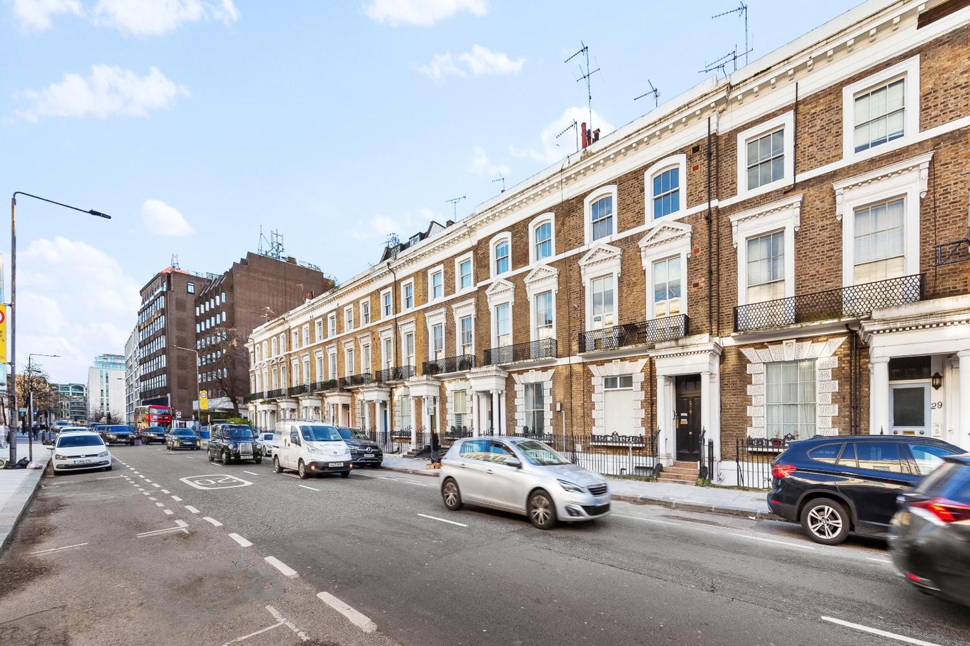 Newly Renovated Kensington 2 Bedroom Apartment With Balcony Near Harrods Sleeps 6, 2 Min Walk From Station London Exterior photo
